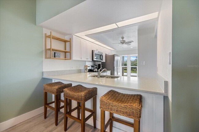 Building Photo - 841 Waterside Dr