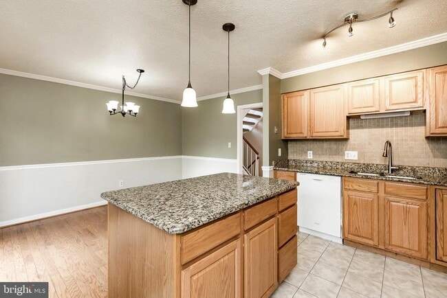 Building Photo - 5438 Ring Dove Ln