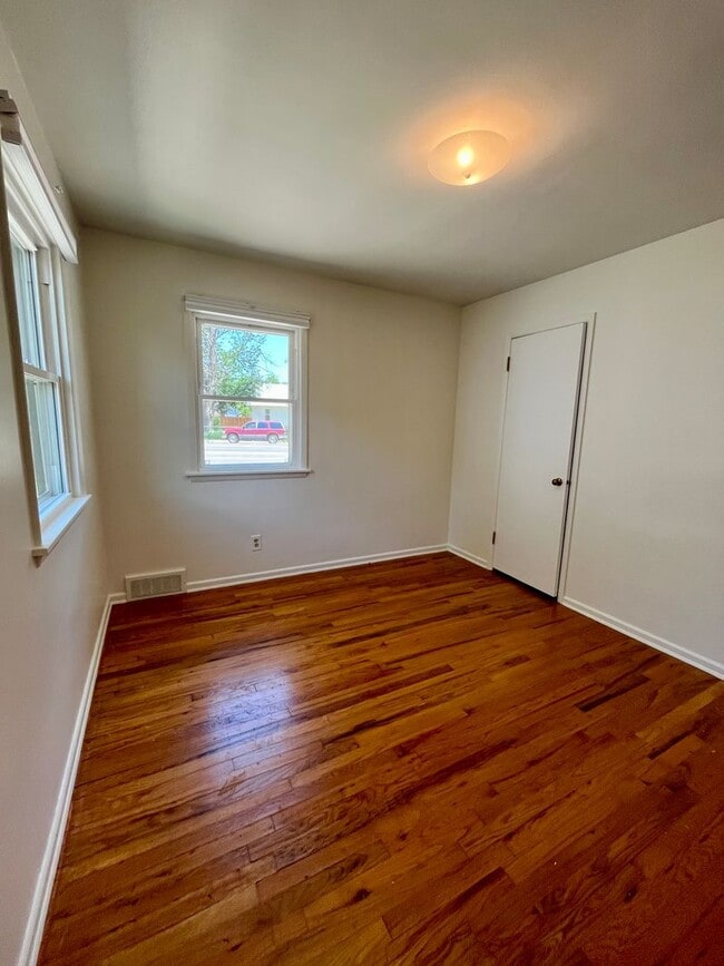 Building Photo - Charming 3-Bedroom Home with Spacious Layo...