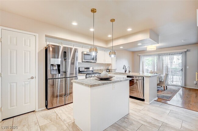 Building Photo - 7808 Bluewater Dr