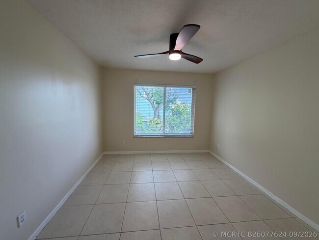 Building Photo - 1180 Carlton Ct