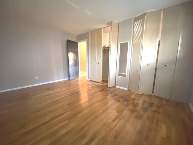 Building Photo - 8994 Kennedy Dr