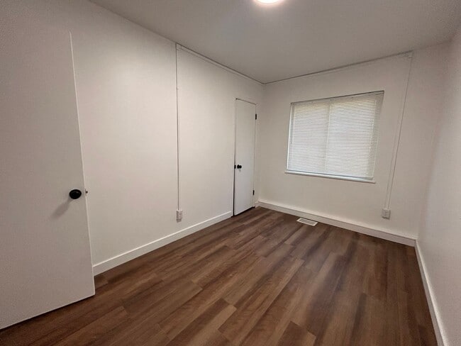 Building Photo - 3357 S Flamingo Way