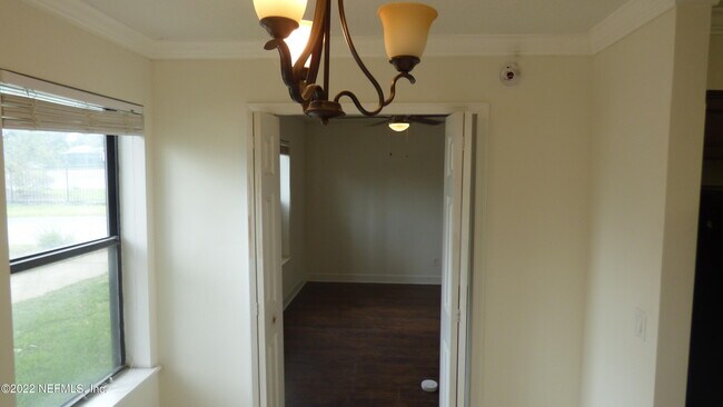 Building Photo - 5615 San Juan Ave