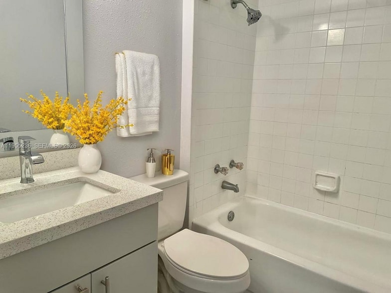 Building Photo - 1971 NW 96th Terrace