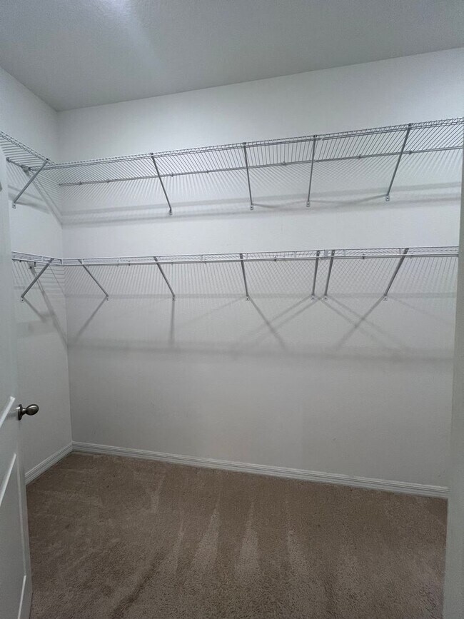 Building Photo - Spacious 3-Bed/2-Bath Rental in Sola Vista – Modern Comfort Meets Florida Living!