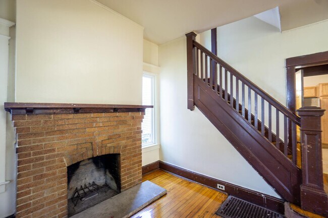 Building Photo - 963 Lancaster Ave