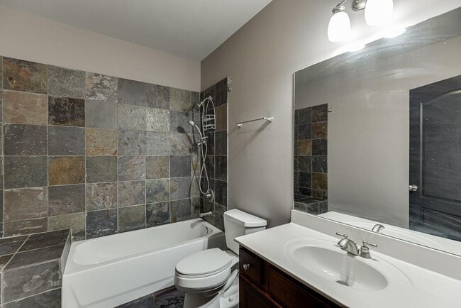 Building Photo - 940 Chateau Forest Rd