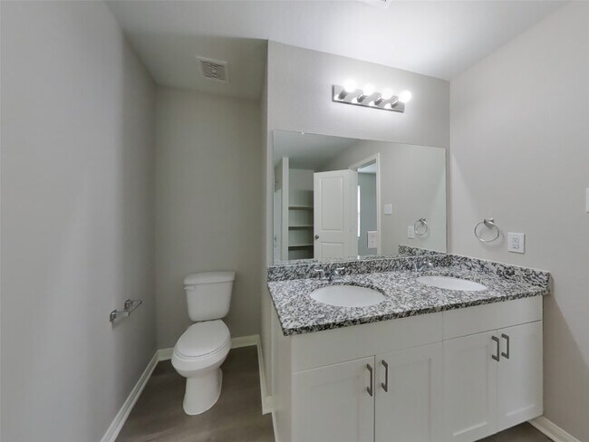 Building Photo - 10122 Cerritos dr