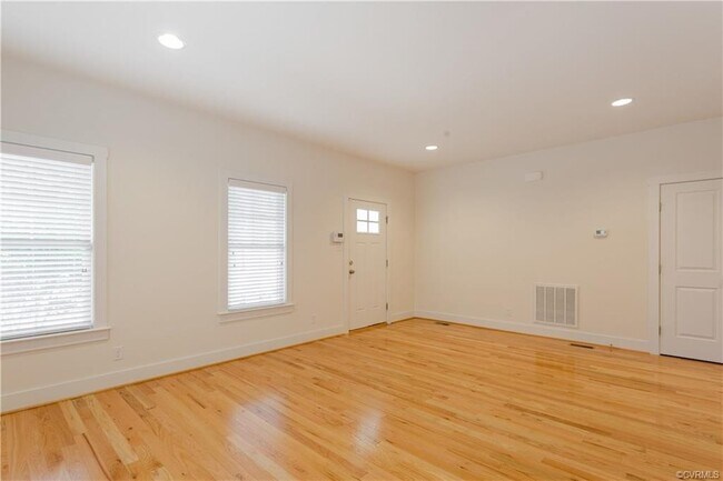 Building Photo - 408 N Robinson St