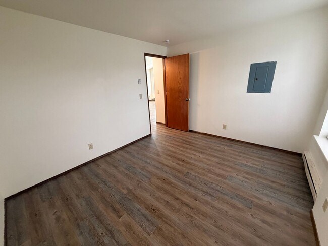 Building Photo - 5691 Eagle Pkwy