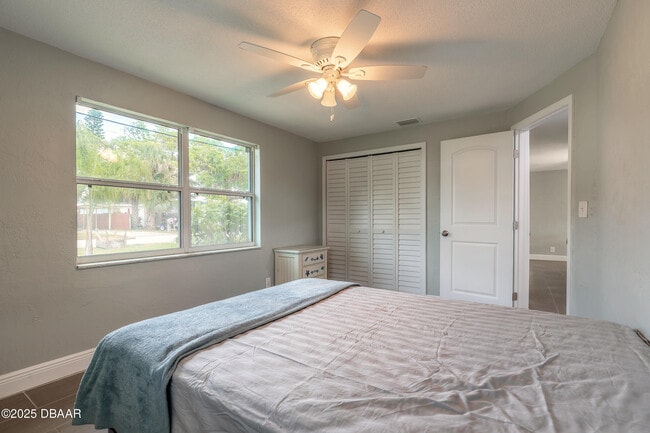 Building Photo - 5028 Palmetto St