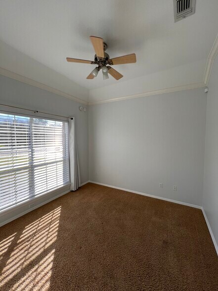 Building Photo - 7113 Holden Dr