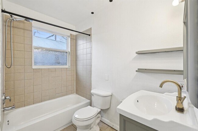 Building Photo - 4302 Harmon Ave