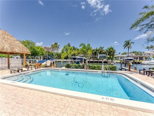 Building Photo - 2713 NE 15th St