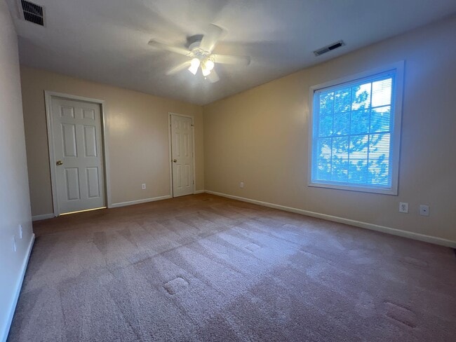 Building Photo - PRICE REDUCTION Available July 2026! Monthly rent $1,550