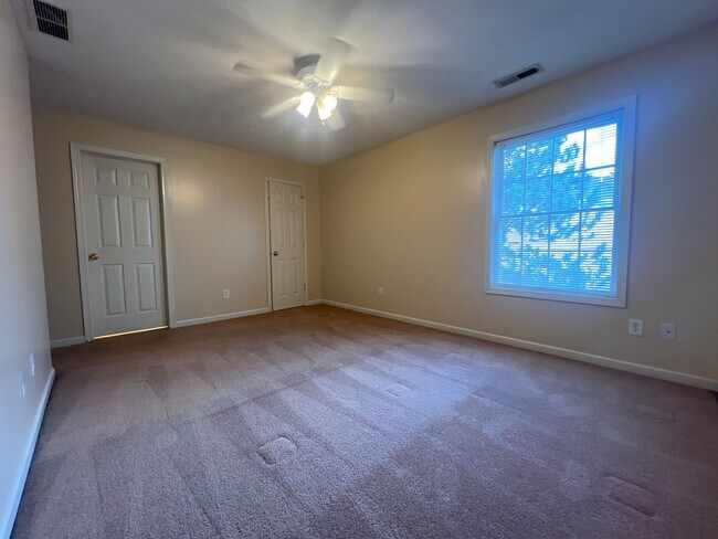 Building Photo - PRICE REDUCTION Available July 2026! Monthly rent $1,700
