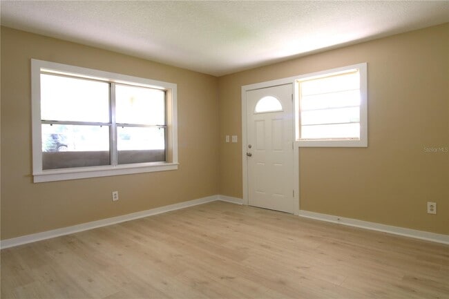 Building Photo - 1388 Whitewood Dr