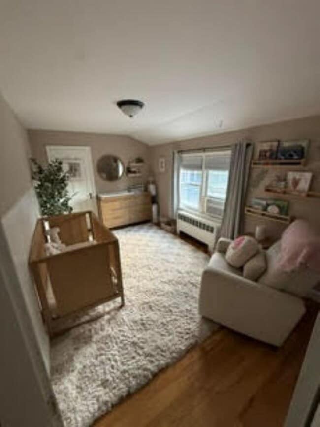 Building Photo - 40 Platts Ave