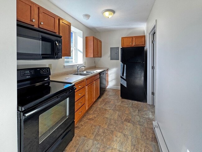 Primary Photo - 247-249 Main Street