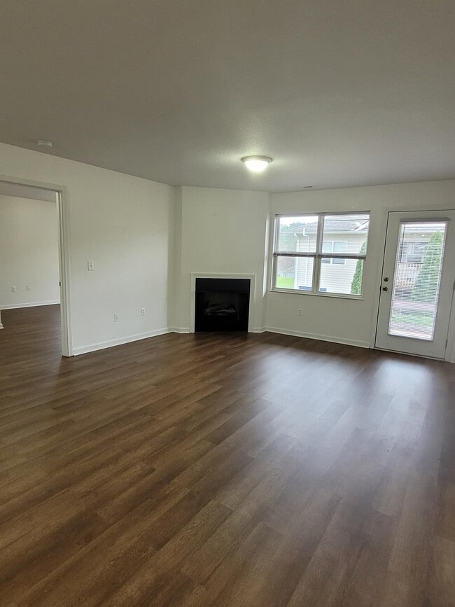 Building Photo - 204 Olde Covington Way