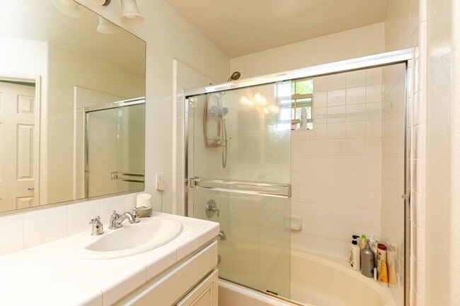 Building Photo - **YOU CAN HAVE IT ALL **MISSION VALLEY***2...