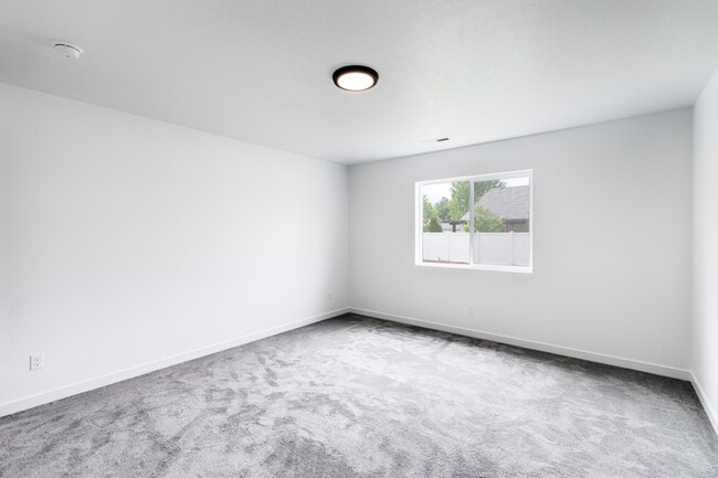 Building Photo - 3069 S Trafori Ave