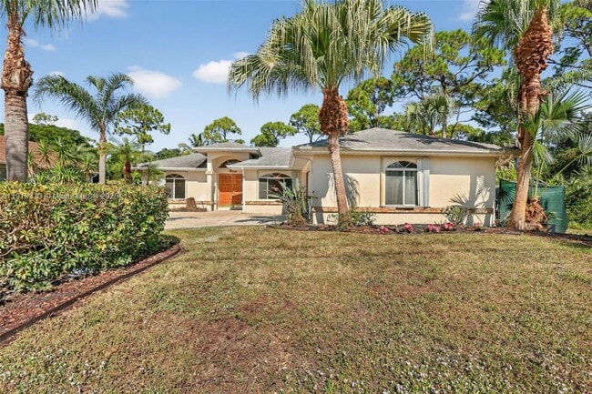 Building Photo - 1833 SW Bellevue Ave