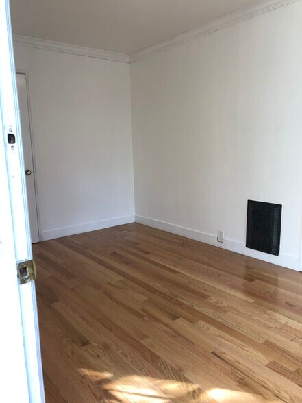 Building Photo - 10806 Lindbrook Dr