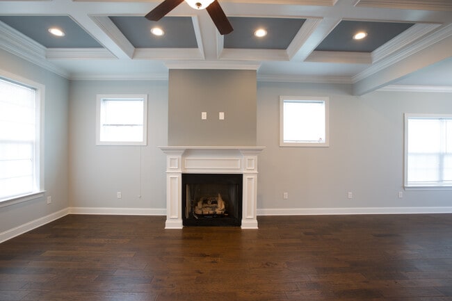 Building Photo - 2524 Waterhaven Dr