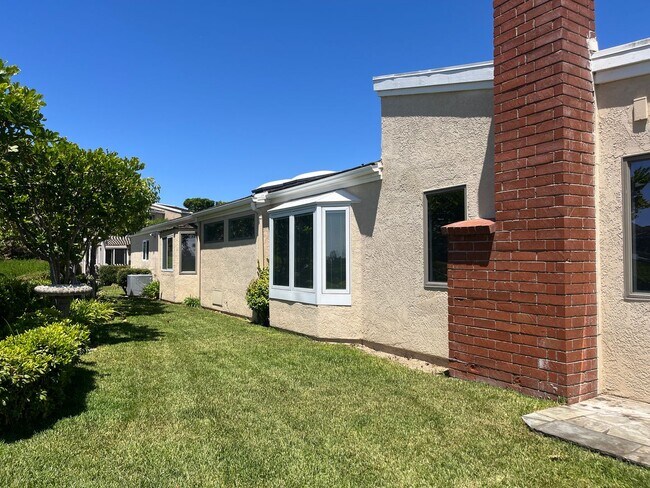 Building Photo - Stunning *VIEW* home for rent in desirable...