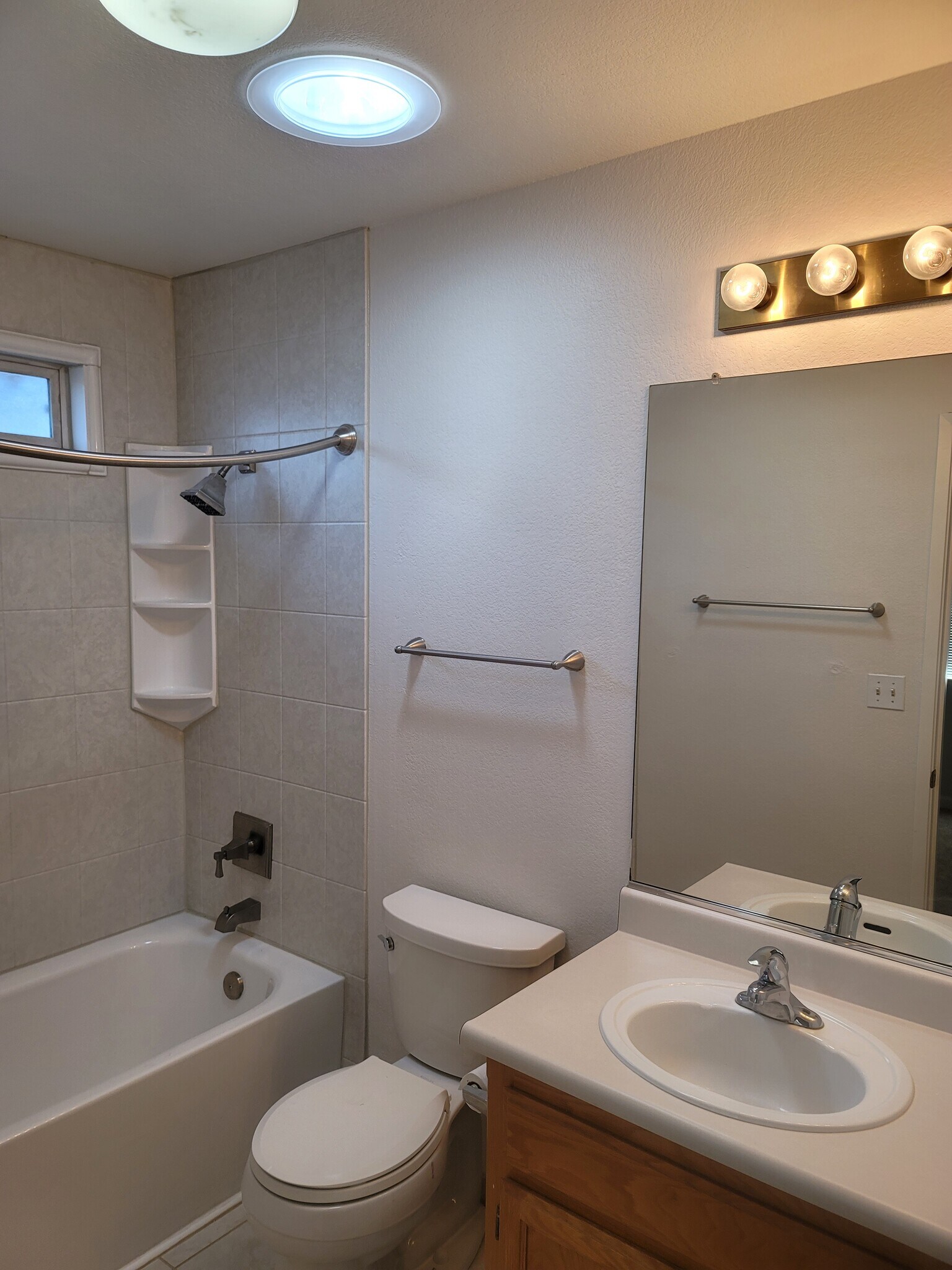 Building Photo - 6054 Preakness Dr