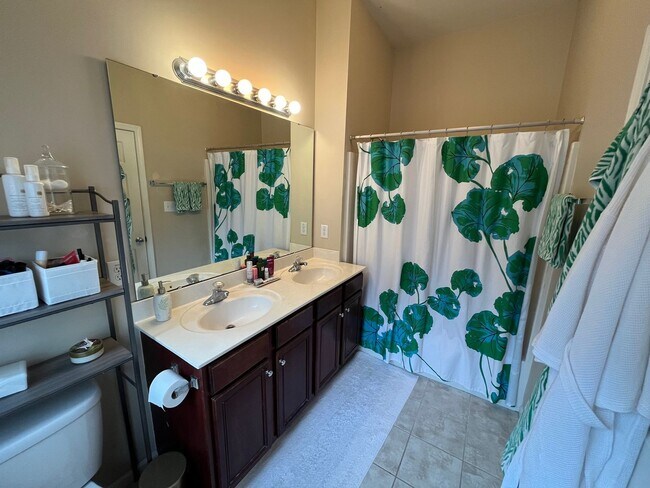 Building Photo - Lease-Takeover with Option for 12-month renewal!