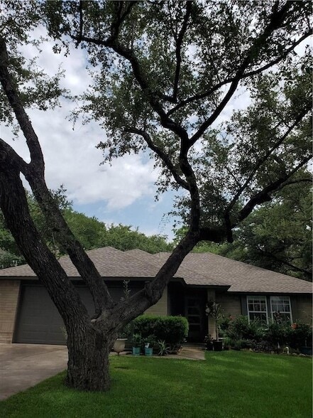 Building Photo - 1809 Dayflower Trce