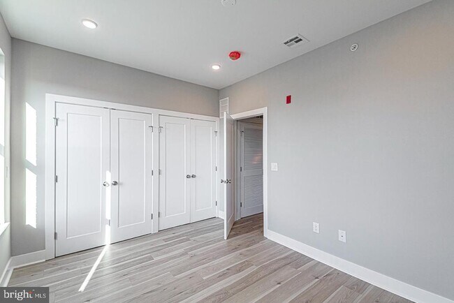 Building Photo - 715 S 51st St