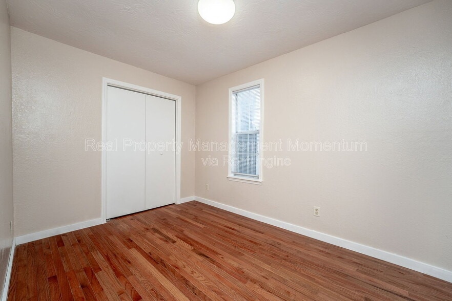 Building Photo - 1118 W Fair Play St