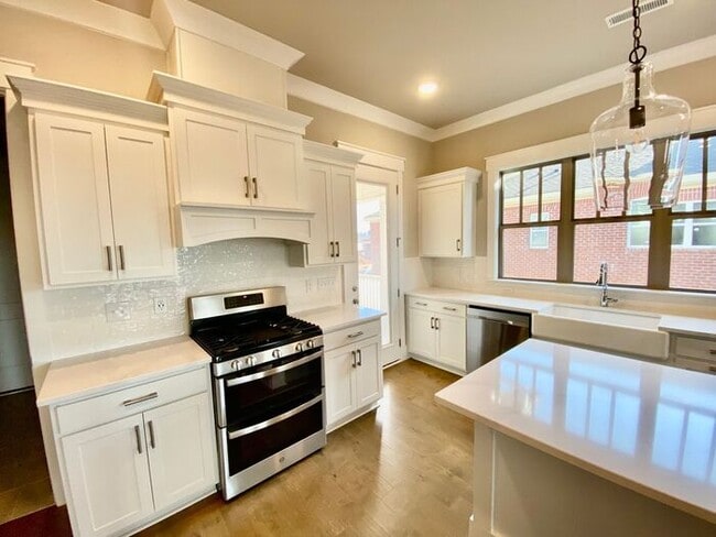 Building Photo - Love Clift Farm? This home is Amazing