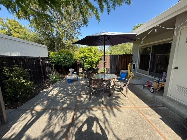 Building Photo - 109 Miramonte Dr