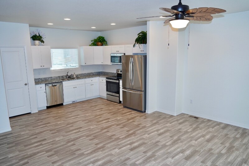 Building Photo - 706 Grissom Dr.