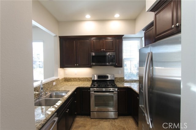 Building Photo - 21 Quartet