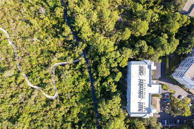 Building Photo - 285 Naples Cove Dr