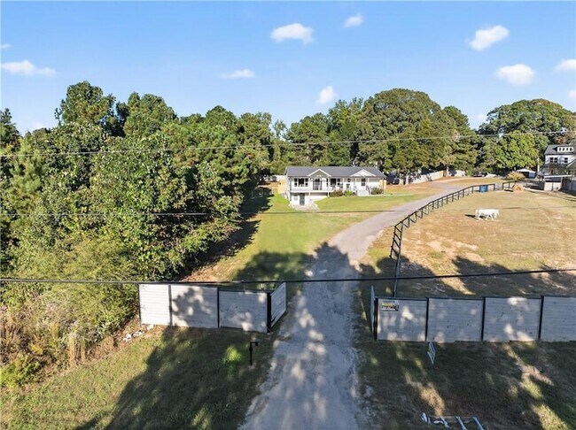 Building Photo - 1324 Ace Mcmillian Rd