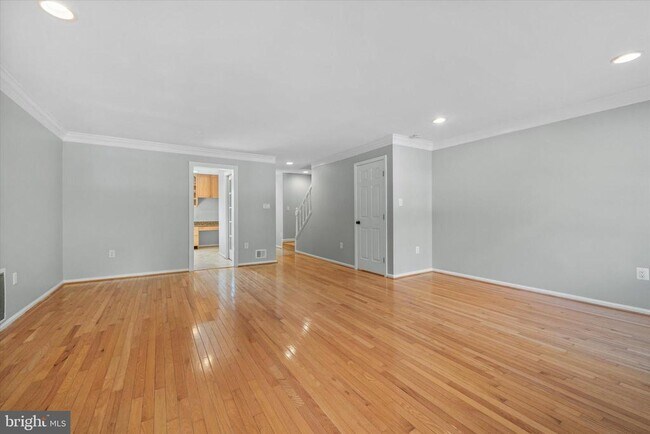 Building Photo - 10276 Arizona Cir