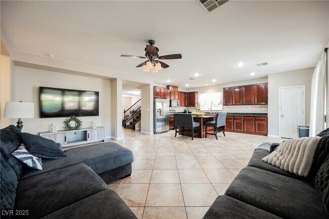Building Photo - 6720 Song Sparrow Ct