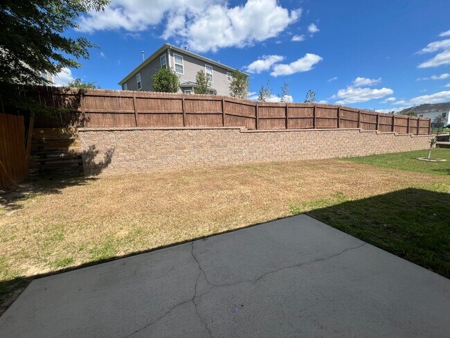 Building Photo - 2829 Roundleaf Ct