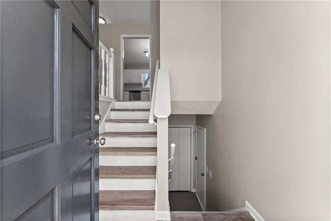 Building Photo - 175 Cedar Ridge Dr