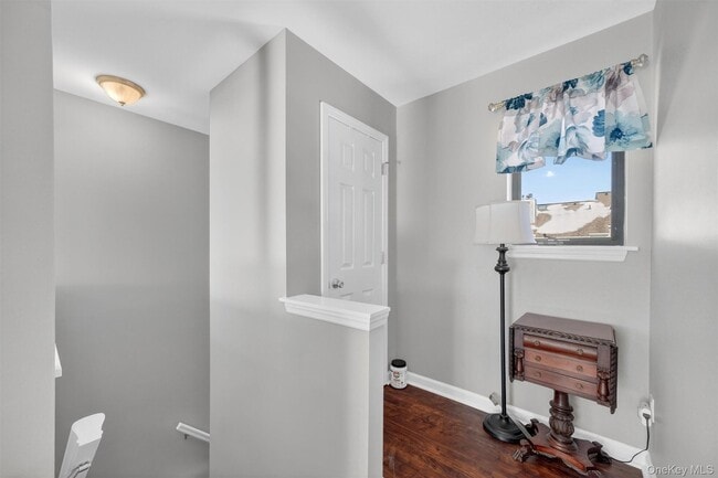 Building Photo - 72 Old Farm Ln