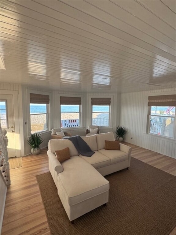 Building Photo - 102 Humarock Bch