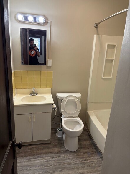 Building Photo - 3105 Rogers St