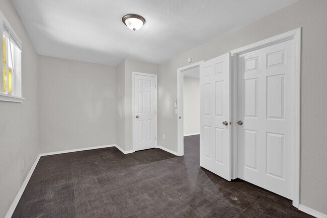 Building Photo - 2103 N Marrs St